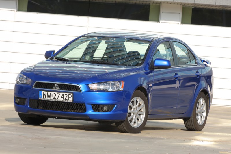 Mitsubishi Lancer od 0 do 100 km/h przyspiesza w 11,1 sekundy. Fot. Moto.wieszjak.pl