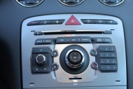 Peugeot 308 SW: panel obsługujący systemy multimedialne auta. Fot. Moto.wieszjak.pl Peugeot 308 SW: panel obsługujący systemy multimedialne auta. Fot. Moto.wieszjak.pl