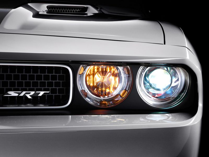 Dodge Challenger - reflektor