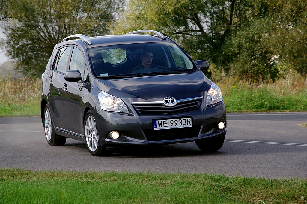 Toyota Verso 1.8 przód Fot. Maciej Medyj