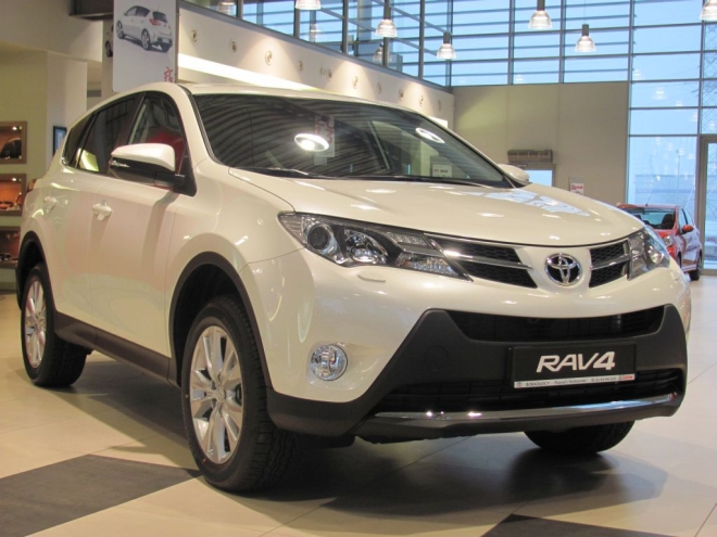 Toyota RAV4 2013 - przód