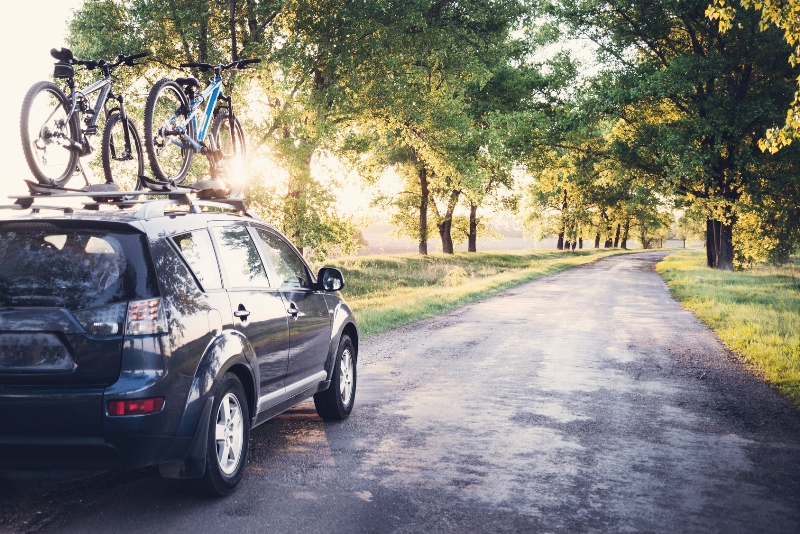 Rower auto przewożenie roweru autem bagażnik dachowy