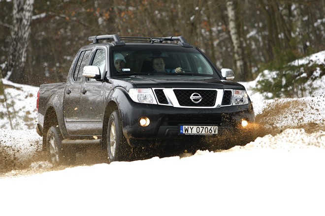 Test Nissan Navara drwal w garniturze Infor.pl