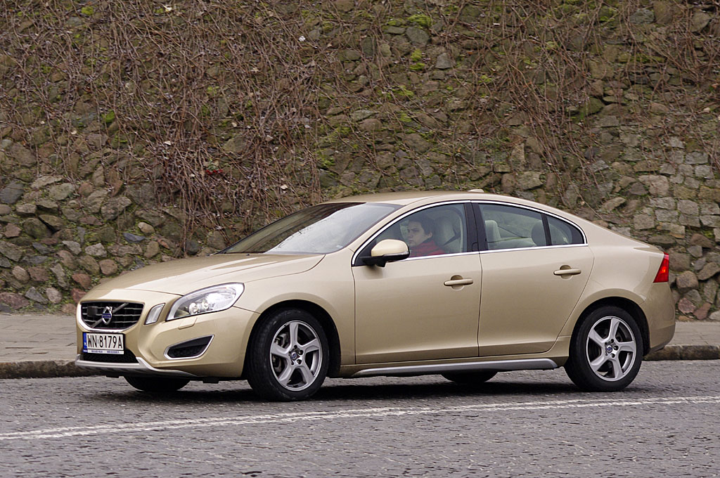 Volvo s60 2 рестайлинг