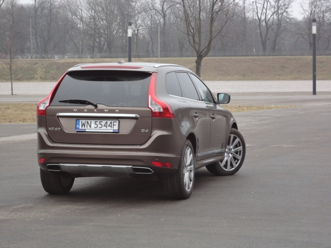 Test Volvo XC60 D4 DriveE Geartronic Infor.pl