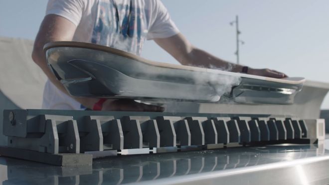 Lexus hoverboard jak działa latająca deskorolka? Infor.pl